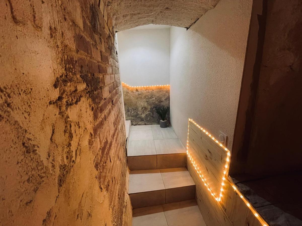 La Cave aux Lumières, vivez la Côte Roannaise ! Renaison Exterior foto