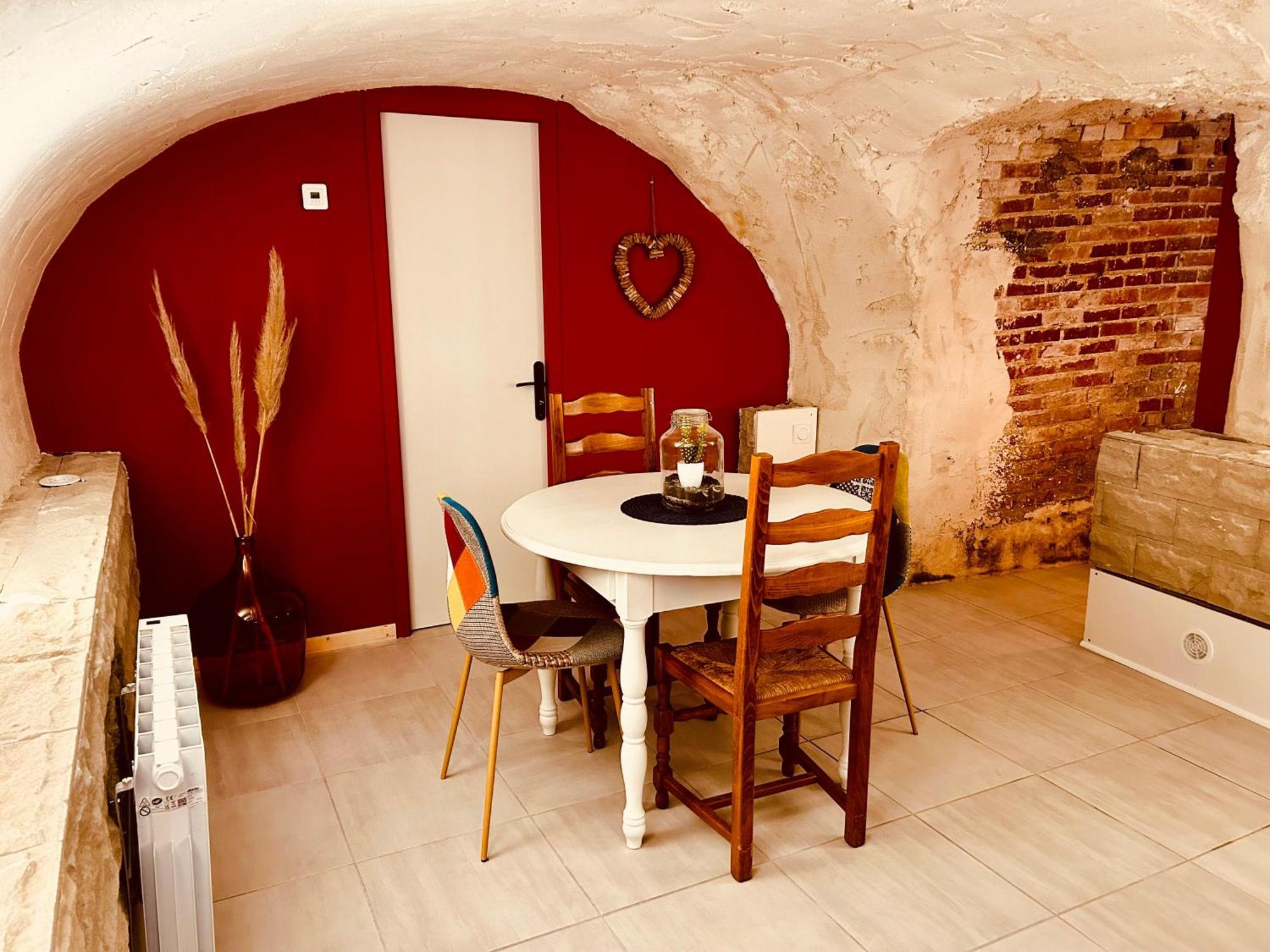 La Cave aux Lumières, vivez la Côte Roannaise ! Renaison Exterior foto